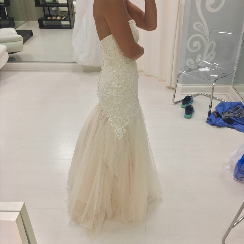 WEDDING DRESS - Picture 4 of 5